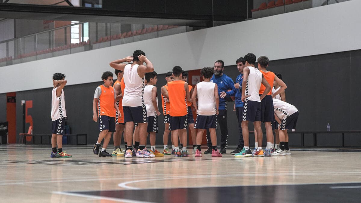 Trip to L’Alqueria del Basket, Valencia